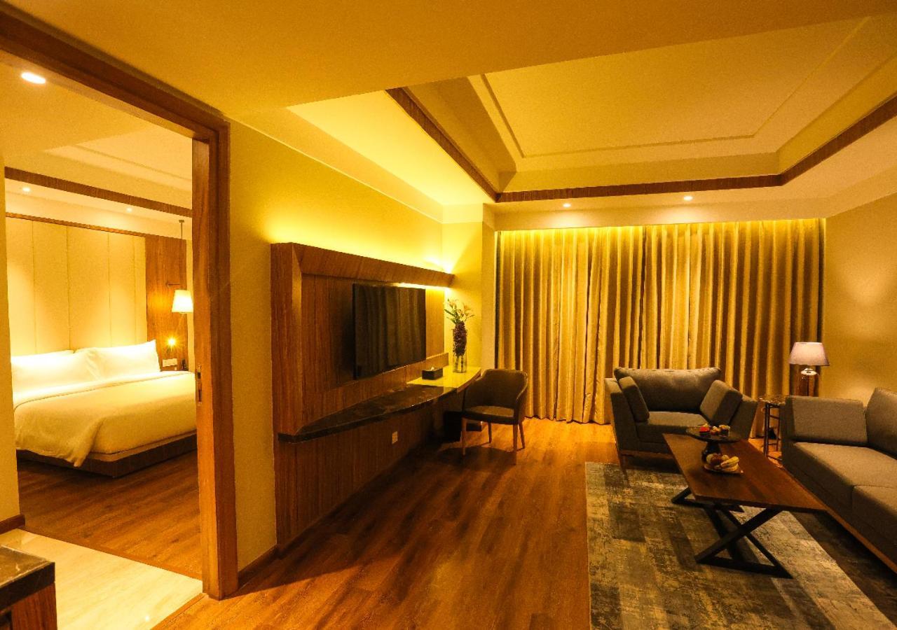 Hotel Radisson Bhopal Extérieur photo