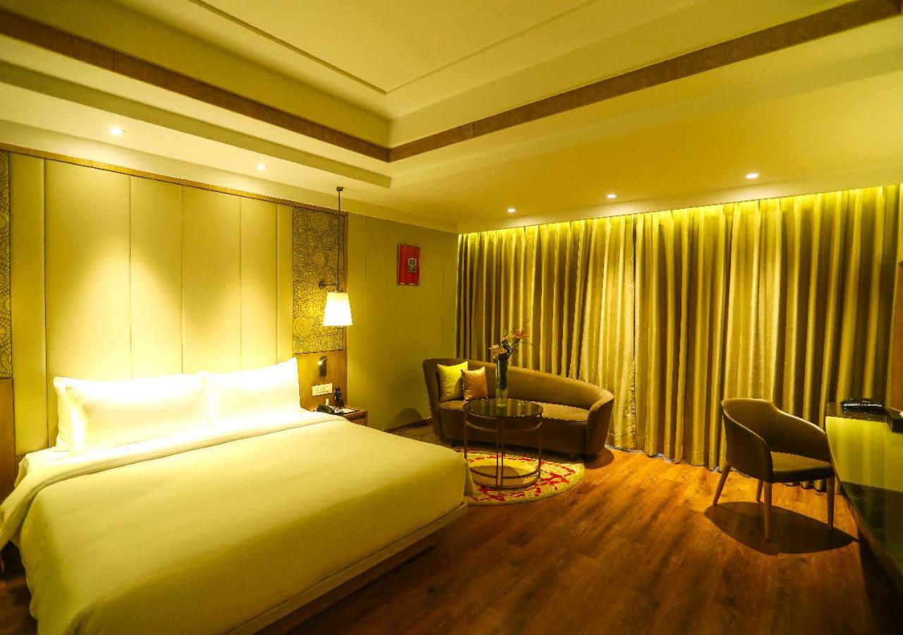Hotel Radisson Bhopal Extérieur photo