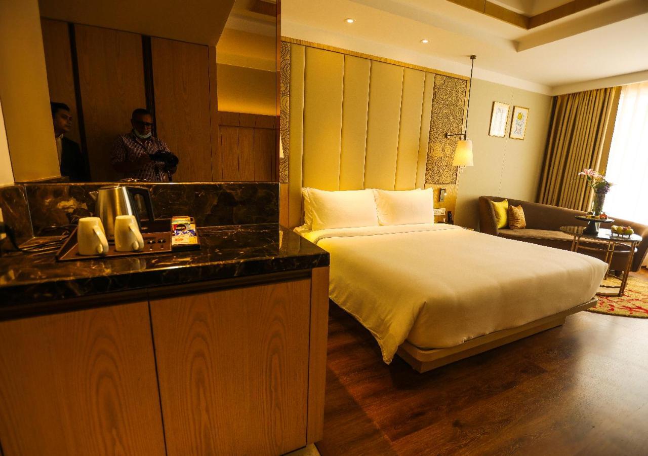 Hotel Radisson Bhopal Extérieur photo